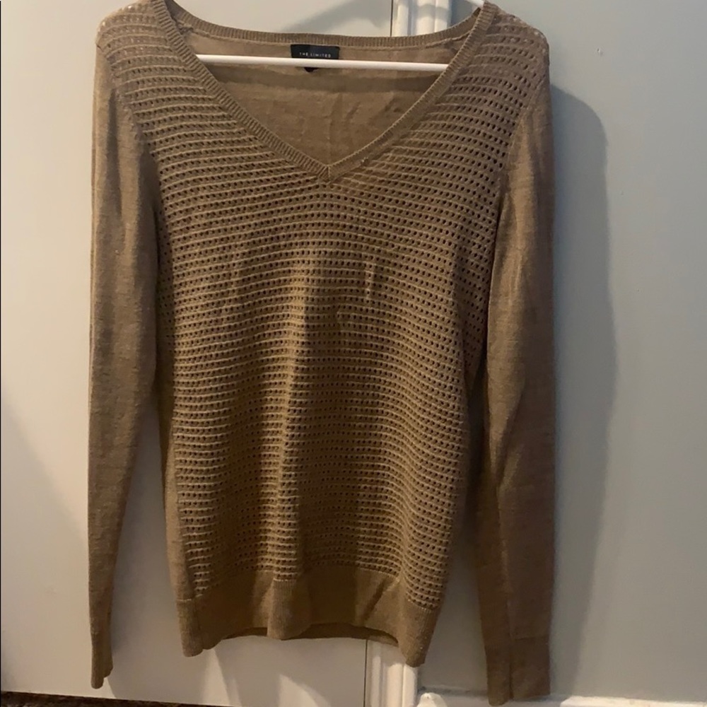 V neck long sleeve shirt